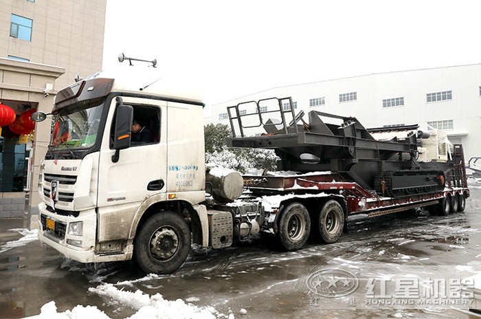 建筑垃圾粉碎設備車頭牽引就能開著走