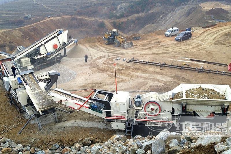 四川客戶車型破石機器生產現場